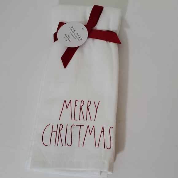 🆕️ Rae Dunn Christmas Kitchen Towels Set of 2 - Picture 9 of 10